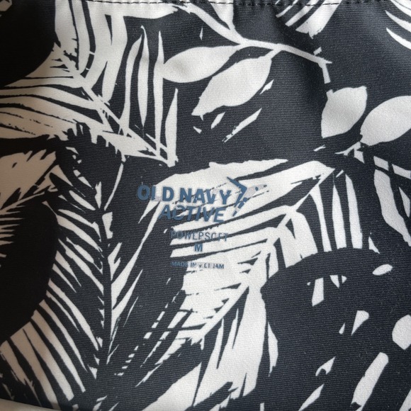 Old Navy Activewear Black And White Shorts - Picture 2 of 8